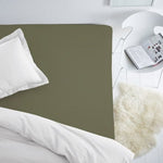 Šūta PREMIUM satīna palags ar gumiju | Burnt olive -